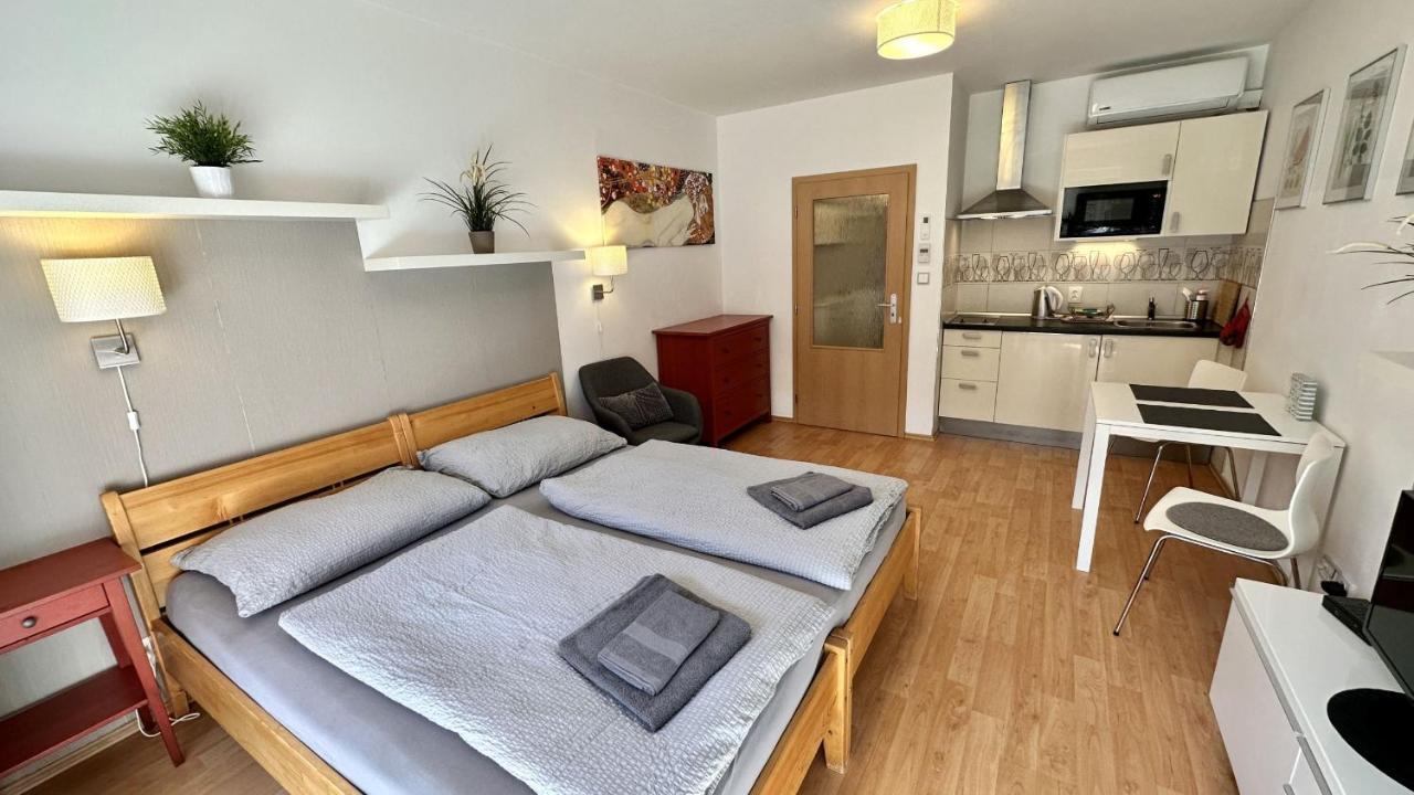 Ubytovani Trebon - Apartmany Rozmberk, Svet A Bastyr Екстер'єр фото