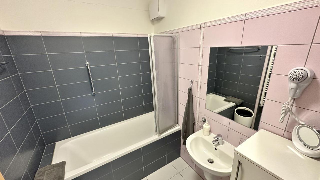 Ubytovani Trebon - Apartmany Rozmberk, Svet A Bastyr Екстер'єр фото